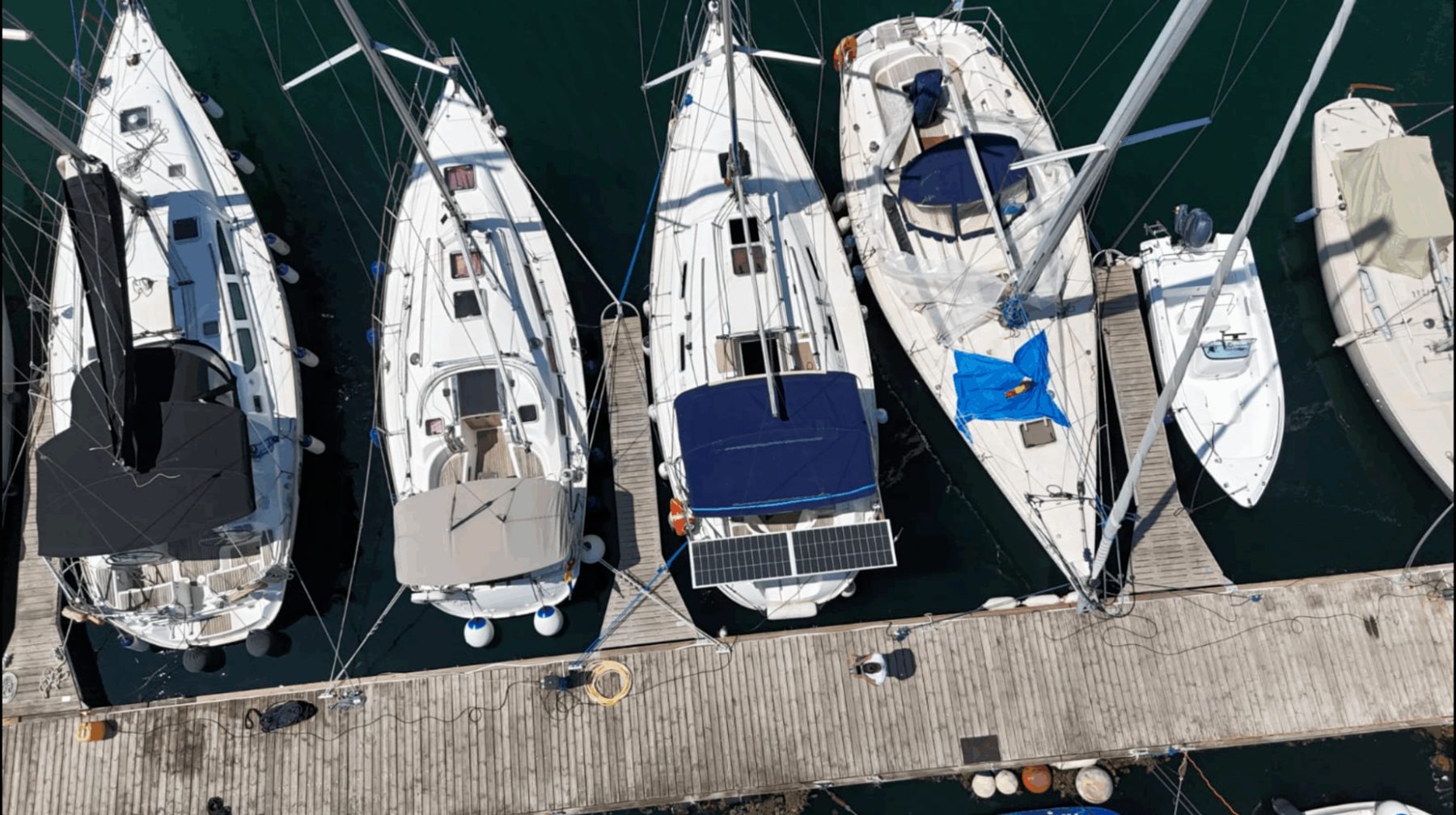 Bavaria 35 Holiday văzută de sus în marină