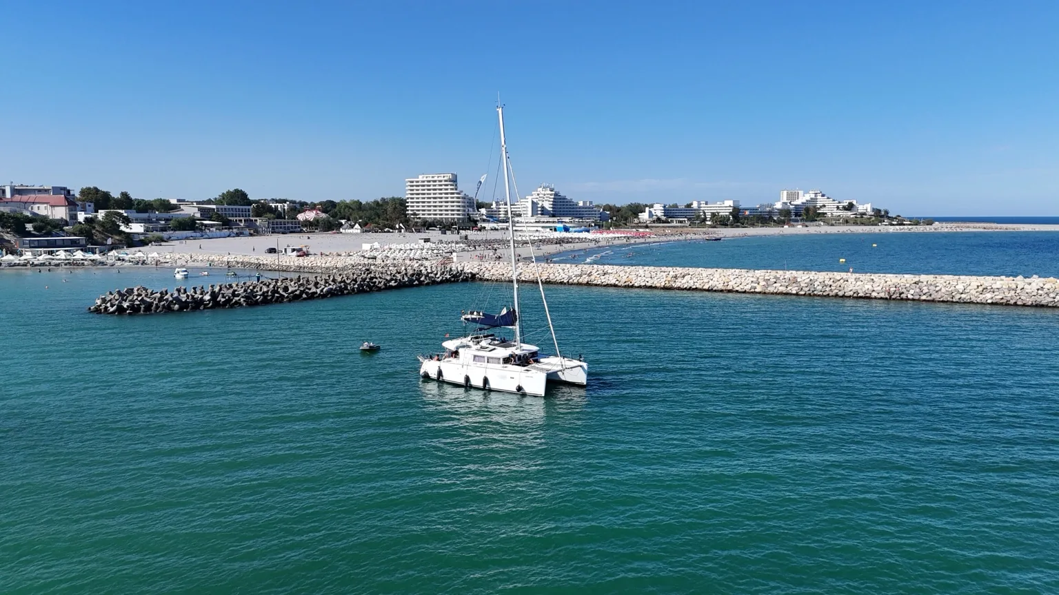 Lagoon 450F – Blue Waves